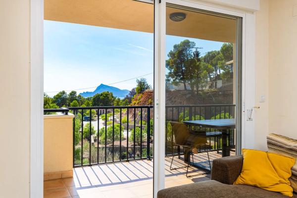 Ático en plaza Mar y Montaña S.U.4