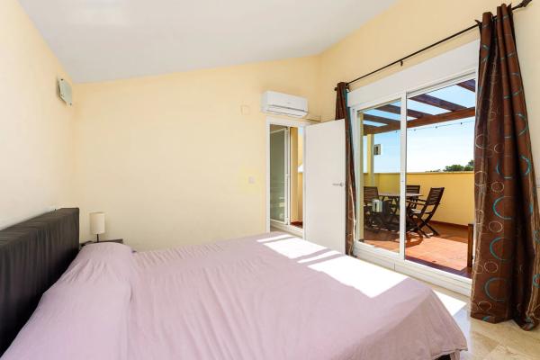 Ático en plaza Mar y Montaña S.U.4