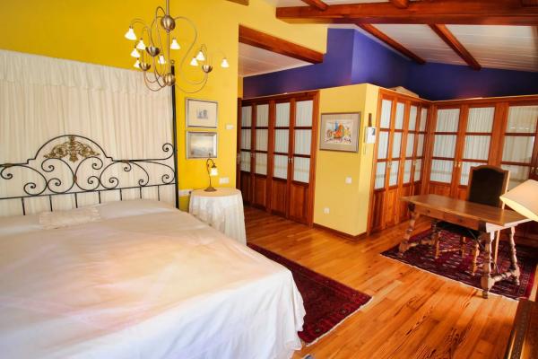 Chalet pareado en calle Santa Bárbara