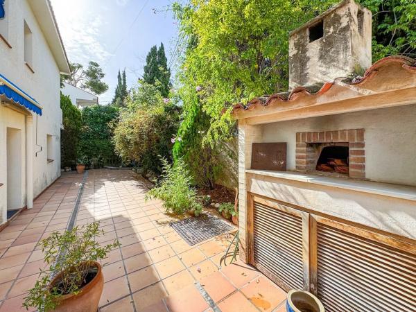 Casa independiente en calle Varadero