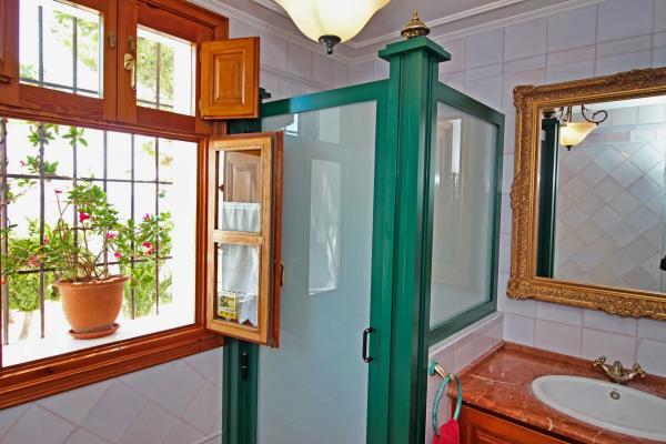 Chalet pareado en calle Santa Bárbara