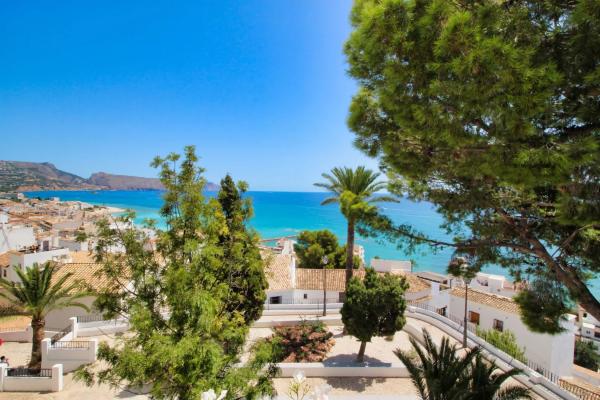 Chalet pareado en calle Santa Bárbara