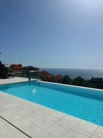 Casa independiente en calle Costa Verde