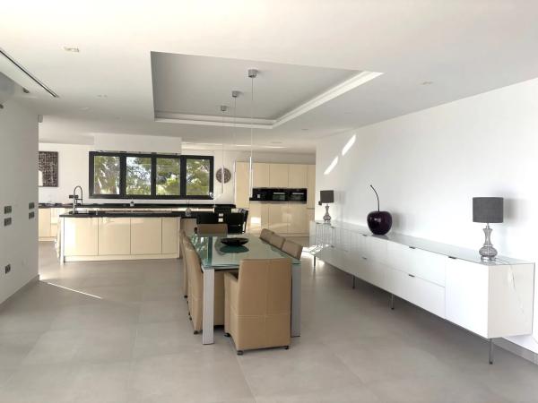 Casa independiente en calle Costa Verde