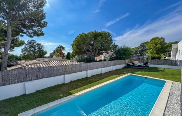 Casa independiente en calle Figuera