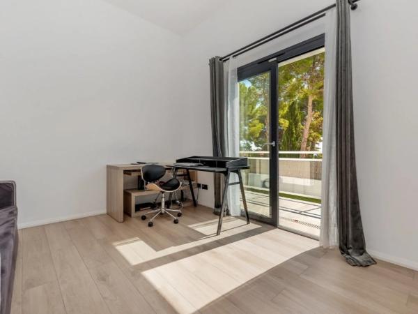 Casa independiente en calle Garrofer