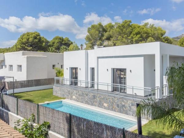 Casa independiente en calle Garrofer