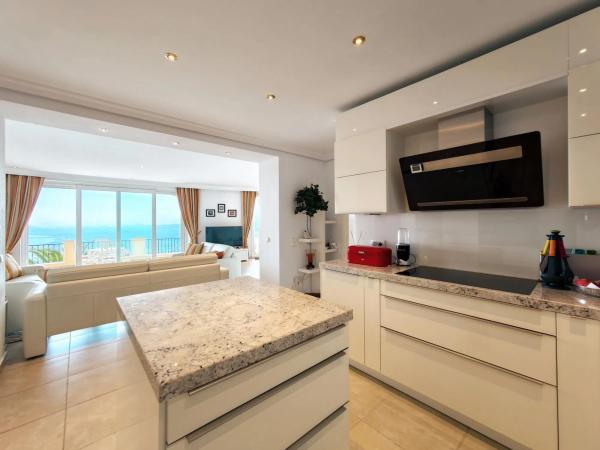 Casa independiente en calle Noruega-a.h