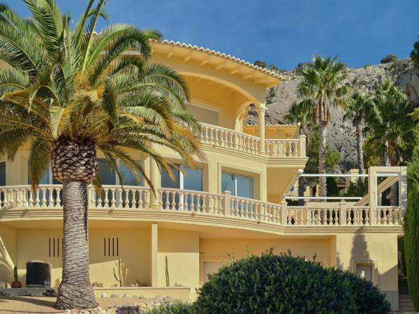 Casa independiente en calle Noruega-a.h