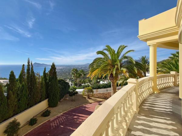 Casa independiente en calle Noruega-a.h