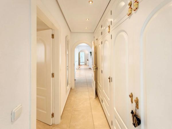 Casa independiente en calle Noruega-a.h