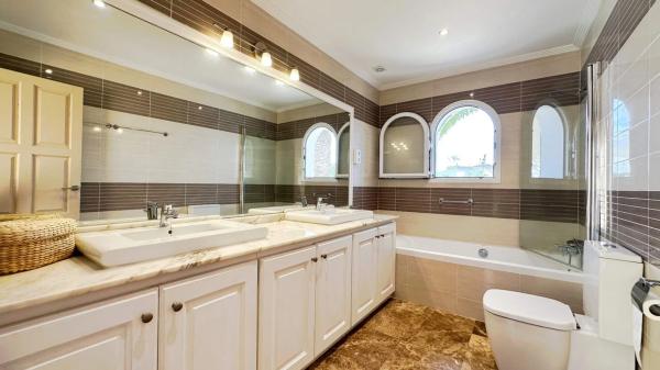 Casa independiente en calle el Llidoner, 25