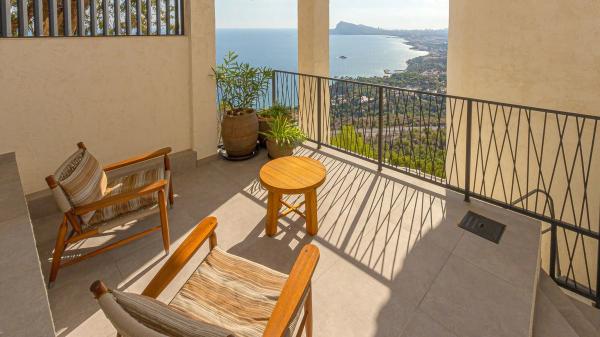 Casa independiente en avenida Europa