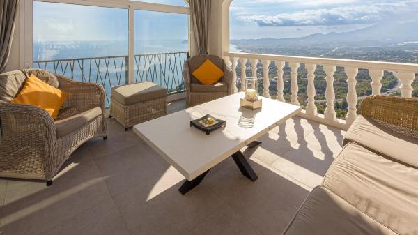 Casa independiente en avenida Europa