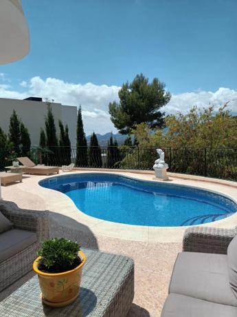 Casa independiente en calle Colonia