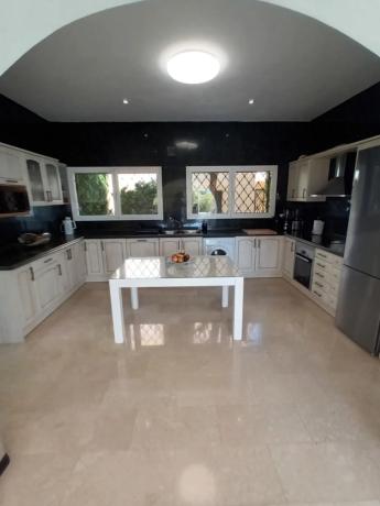 Casa independiente en calle Colonia