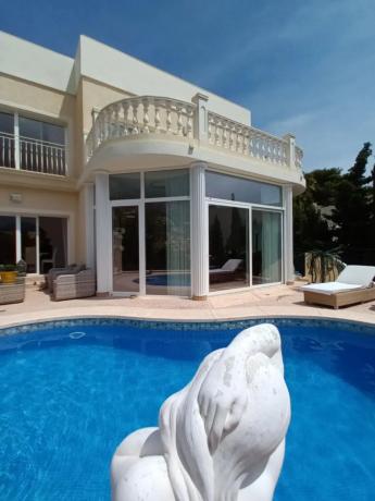 Casa independiente en calle Colonia