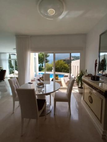 Casa independiente en calle Colonia