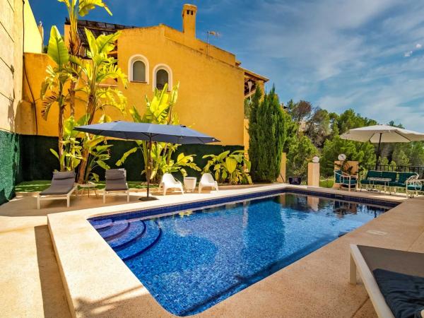 Casa independiente en calle Dinamarca