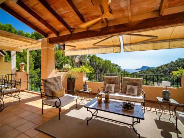 Casa independiente en calle Dinamarca