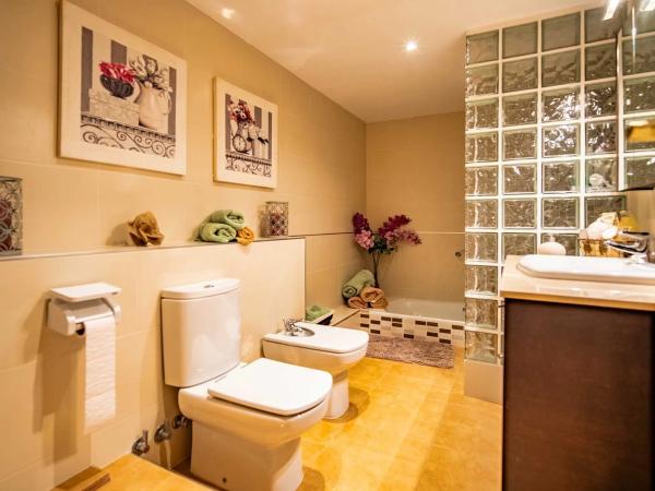 Casa independiente en calle Dinamarca