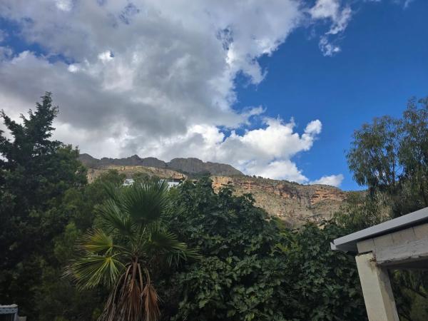 Casa independiente en calle Erica