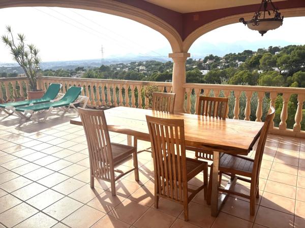 Casa independiente en CL Guatla La-g.Palmeras