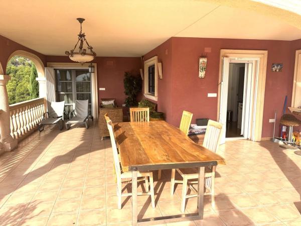 Casa independiente en CL Guatla La-g.Palmeras