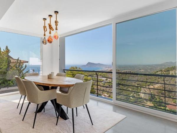 Casa independiente en calle Alemania, 648 -638