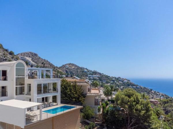 Casa independiente en calle Alemania, 648 -638