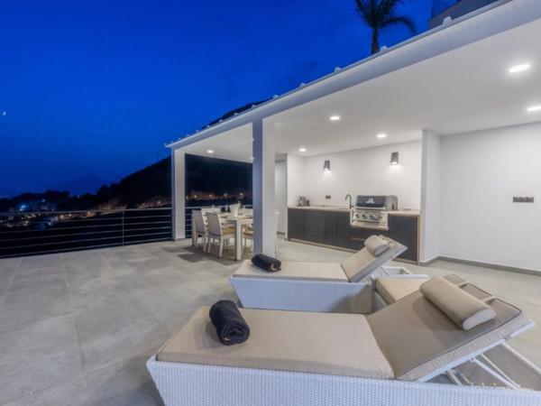 Casa independiente en calle Alemania, 648 -638