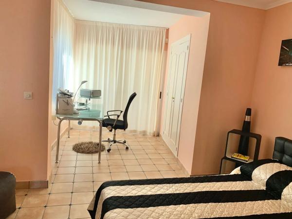 Casa independiente en calle Canna