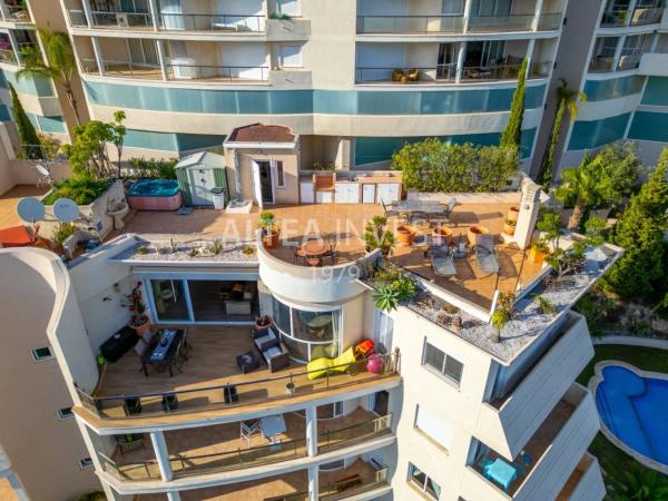 Piso en calle Baja, 10