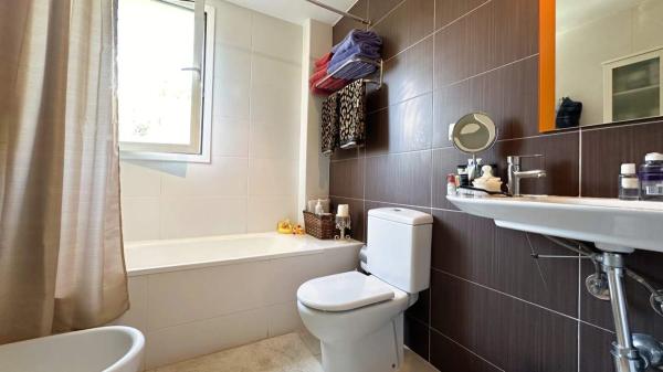 Piso en calle Suiza, 615