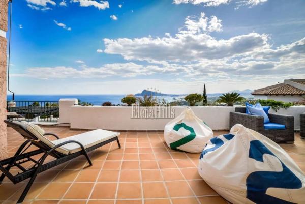 Chalet adosado en calle Suecia, 413