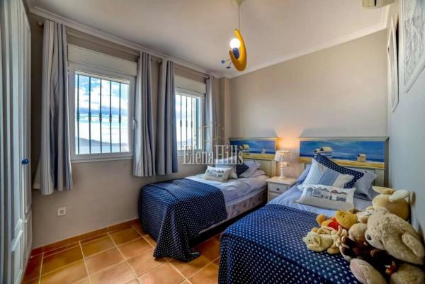 Chalet adosado en calle Suecia, 413