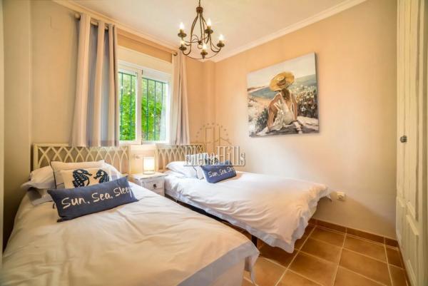 Chalet adosado en calle Suecia, 413