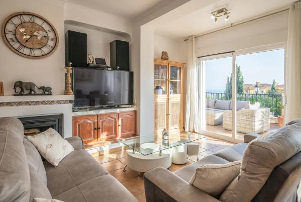 Chalet pareado en calle Dinamarca