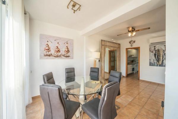 Chalet pareado en calle Dinamarca