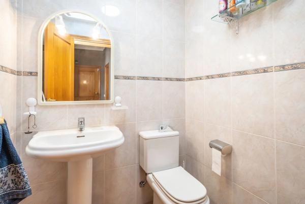 Chalet pareado en calle Dinamarca