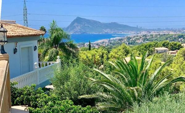 Casa independiente en calle la Guatla
