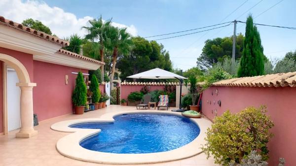 Casa independiente en calle la Guatla