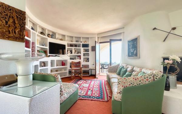 Casa independiente en avenida Principal