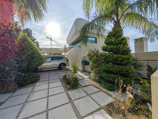 Casa independiente en calle Alemania