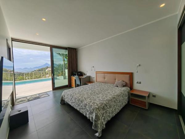 Casa independiente en calle Alemania