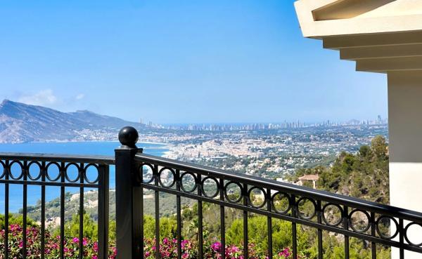 Casa independiente en calle Alemania, 733