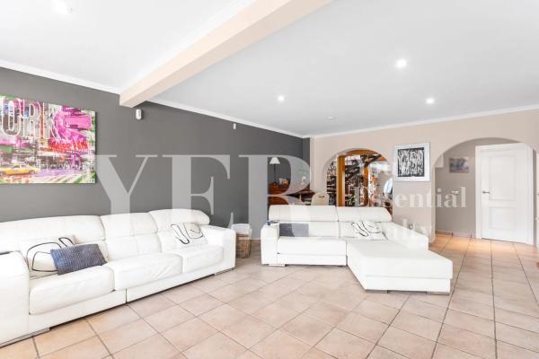 Casa independiente en CL Perdiu La-g.Baja