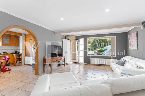 Casa independiente en CL Perdiu La-g.Baja