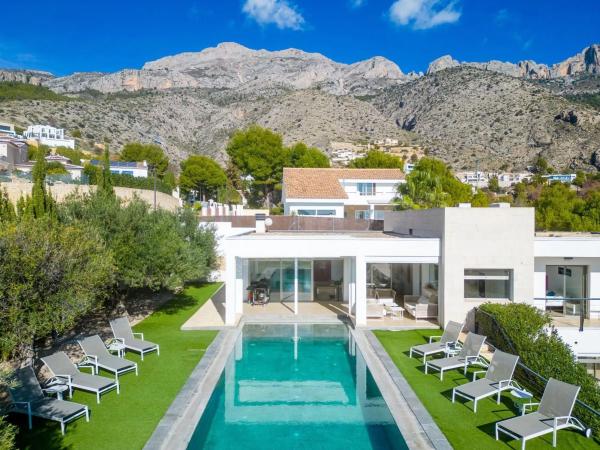 Casa independiente en calle Revoltes, 32