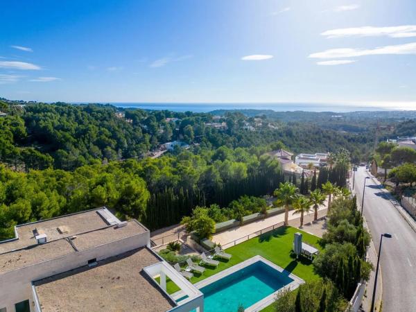 Casa independiente en calle Revoltes, 32